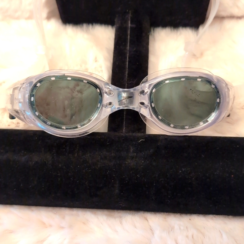 💵2/$10Bundle and Save💵Speedo| Transparent Goggles with Smoke Lens